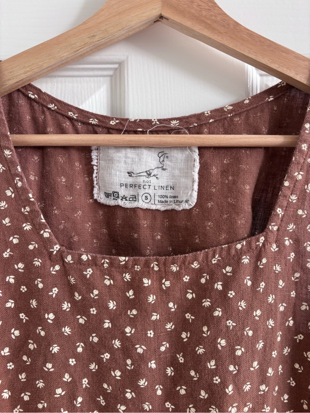 notPERFECTLINEN Iris Dress in Milk Chocolate Floral - Picture 4 of 6